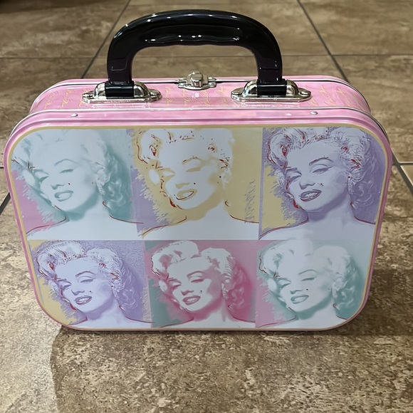 Marilyn Monroe lunch or carry case - Picture 3 of 9